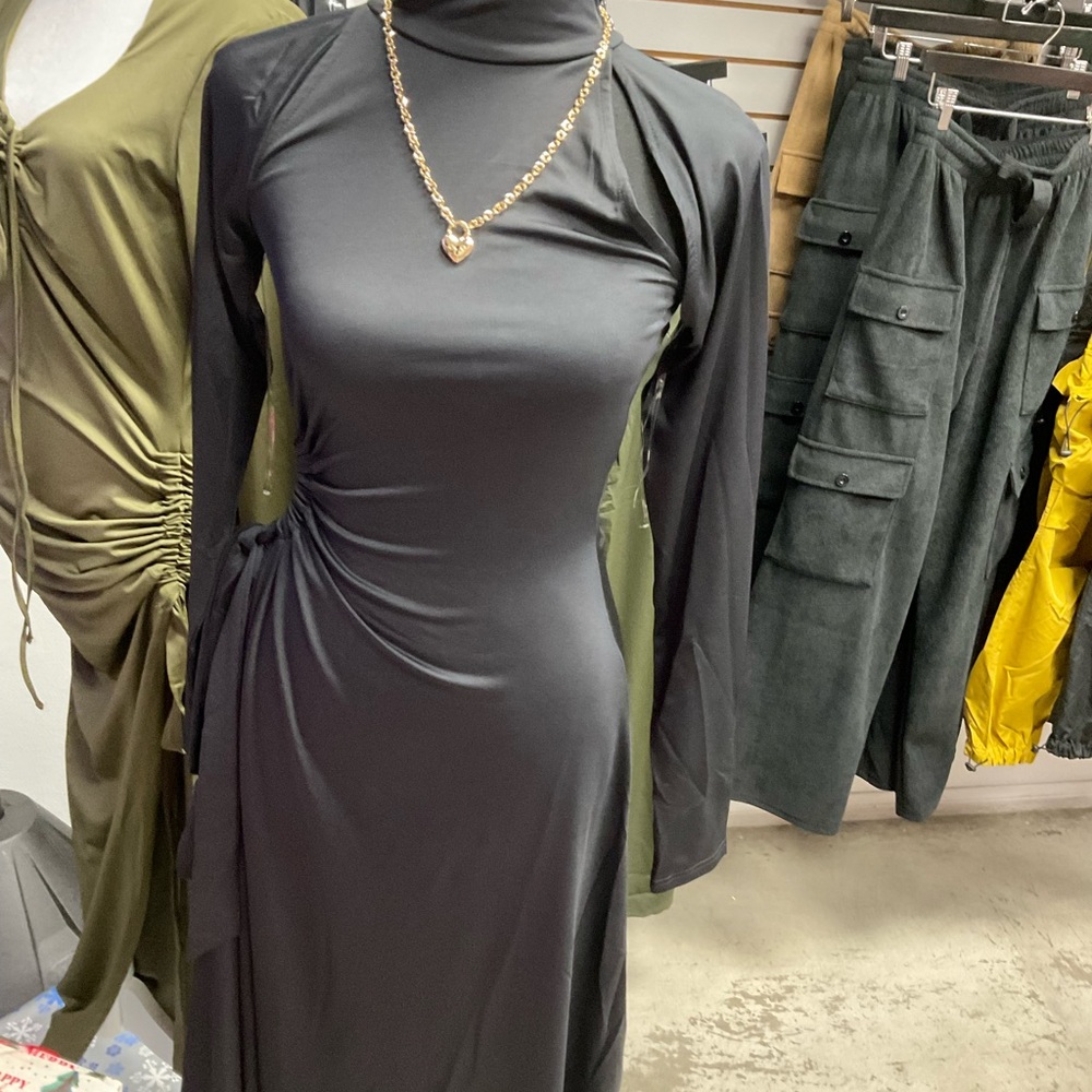 Dress - Picture 2 of 2